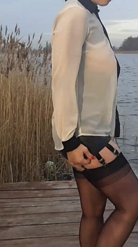 Zlobivá u jezera