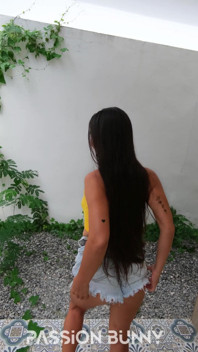 Thổi kèn sâu và mãnh liệt trên sân sau