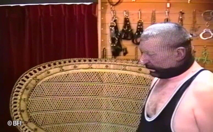 House of lords and mistresses in the spanking zone: 그녀의 음란한 노예를 오줌 싸고 자지를 따먹는 여주인