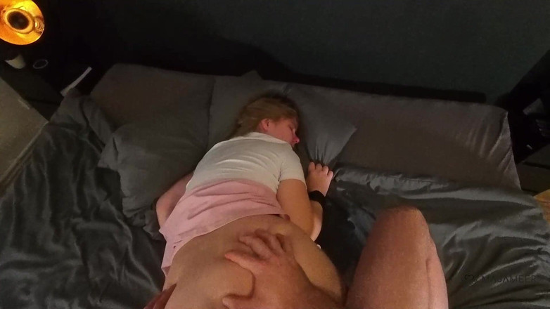 Maja Meer: 묶고 무기력한