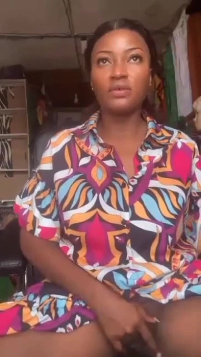 Me and my new slut: Mẹ nứng thủ dâm bên trong cửa hàng của cô ấy,...