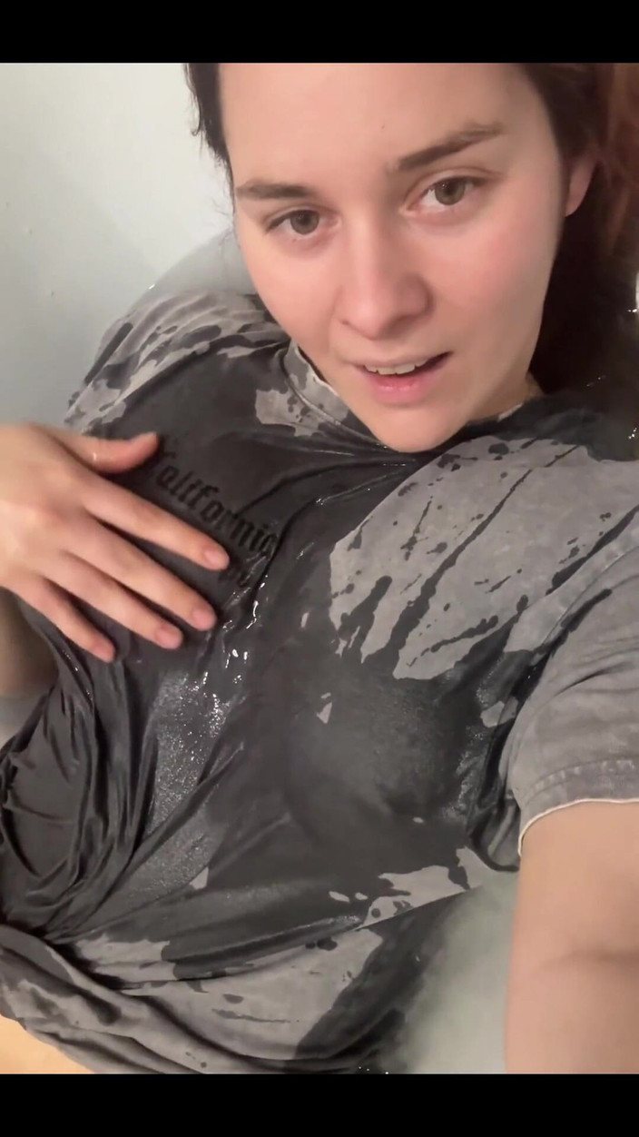 Fox Flame: Pernahkah Awak Ke Dalam Tab Mandi Dipakai Sepenuhnya?