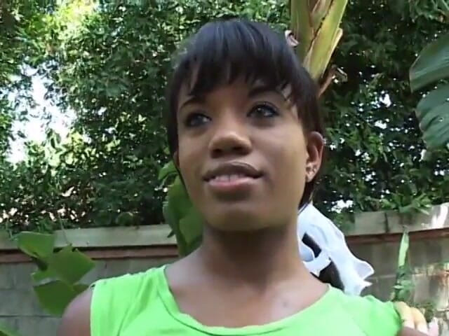 Hot and Wet: Guy creams ebony babe's face after getting dick sucked and...