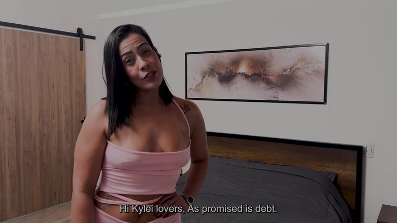 Kylei Ellish: मांसल लड़के के साथ सेक्स गेम जोरदार चुदाई में समाप्त होता है