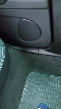 Peitos da webcam do carro revelam flertar no telefone