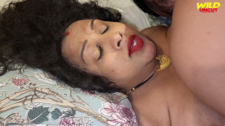 Wild uncut: Indian Bhabhi Strips Saree Choli and Fucks with Devar