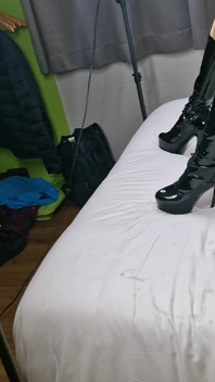 Bakış açısı Nora Fox geri döndü ve benden çalmaya çalışıyor