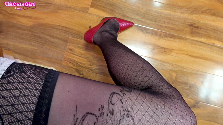 UKCuteGirl Lucy Lauren: Sculacciate, rimproveranti e sovrano pungino per la disobbedienza i buoni...