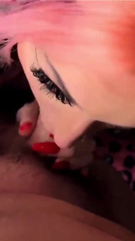 Maxxx Steele Tinder'da ateşli gotik oda arkadaşıyla eşleştiriliyor, bu yüzden boğazını sikiyor ve fahişenin yüzüne boşalıyor