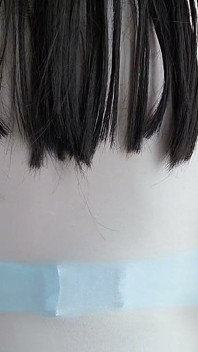 ลูบหน้าอกฉัน
