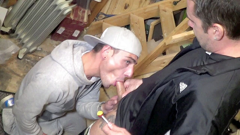 Crunch Boy: Seksi twink nick eğlenceli gizli seks için baba Iago tarafından...