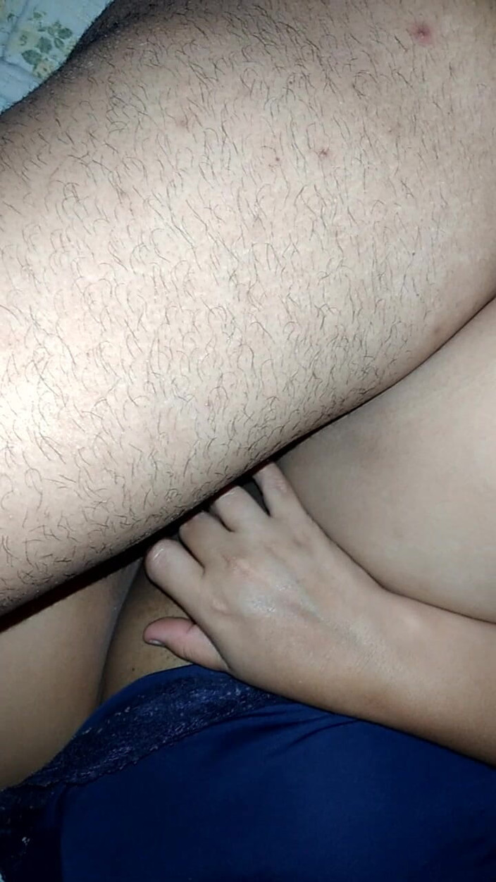 RealLoveX1: Cewek semok rambut cokelat ini minta dientot sama kuli bangunan!