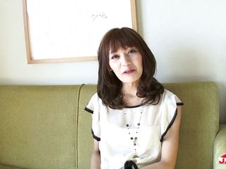 Tgirl Japan: Japonská TS masturbuje!