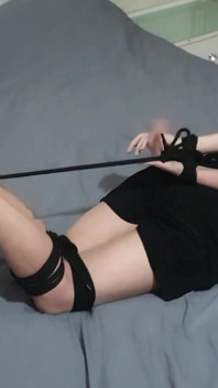 Hogtie dan Mengetik Pertama Miriam