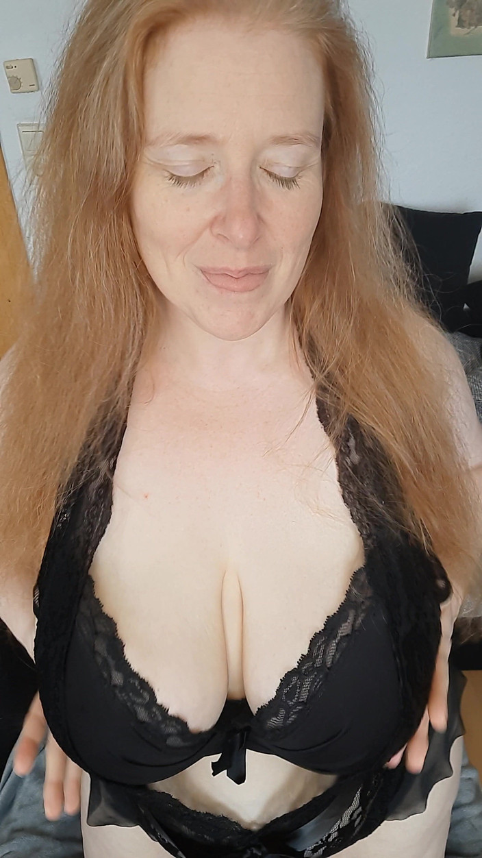 Curly_Dreams: Hello There，Sweet Ones