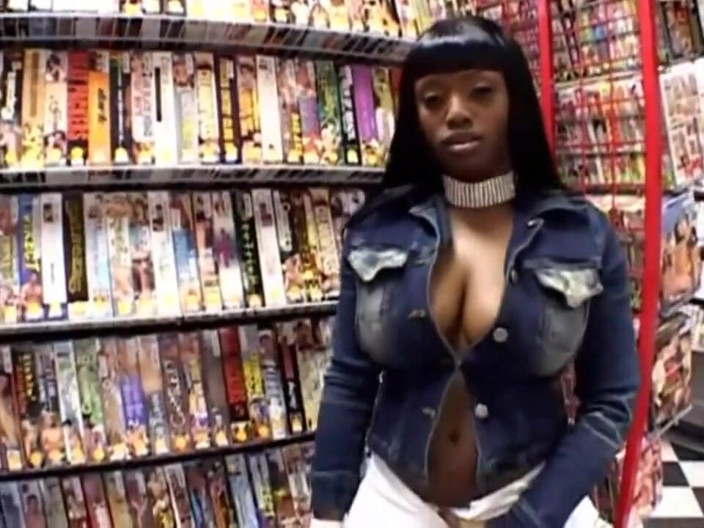 Black Sinner: Sexy ebony teen hardly fucked!