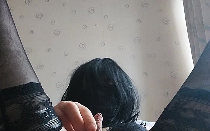 Cindy Belfast: अधोवस्त्र में प्लग किया गया बहिन का वीर्य