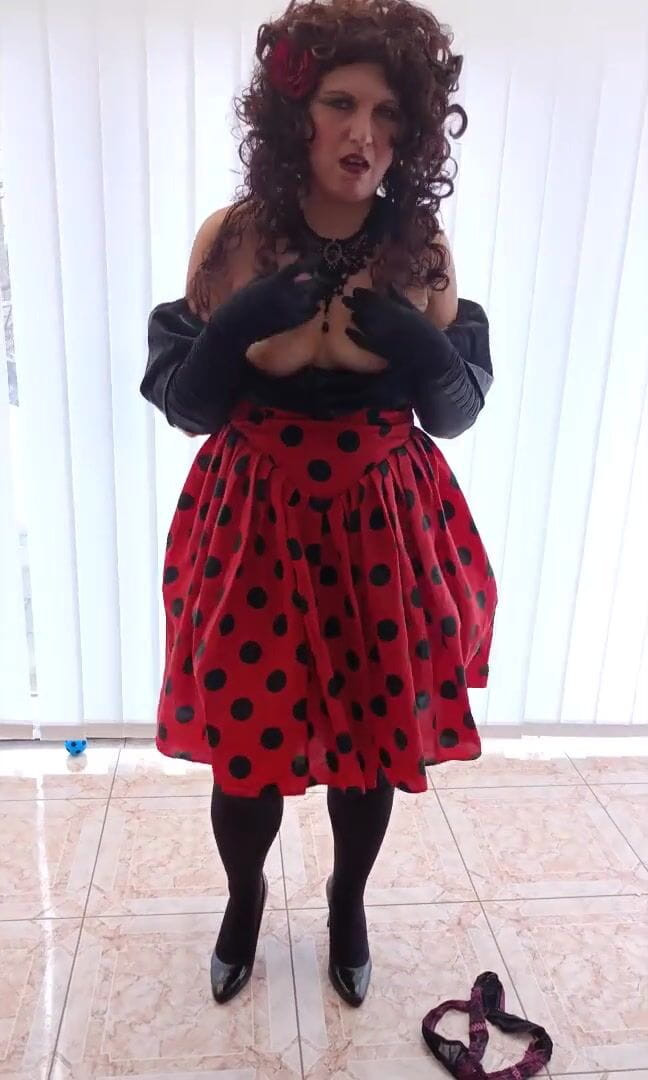 Nelly_Honey: Seks w pięknej sukience karnawałowej Marien Beetle