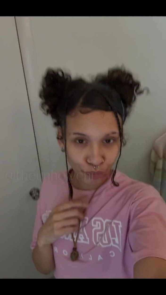 theunholychi: 내 틈새를 핥아