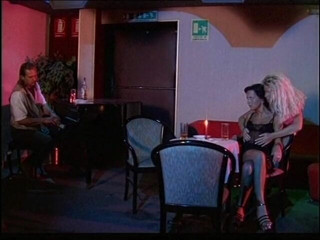 Lesbian Illusion: Vintage lesbians playing