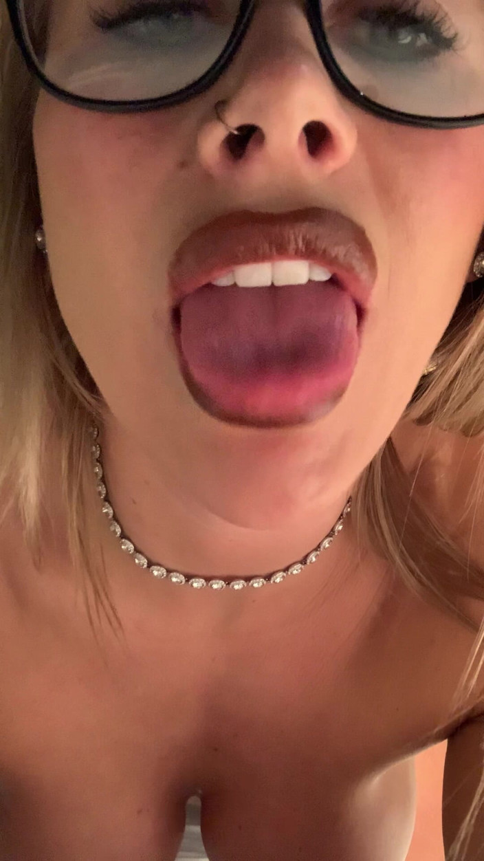 CALLIE ROKS: プッシーレッグ・フット・ワーシップ