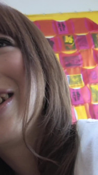 Žena dala footjob muži a pokusila se
