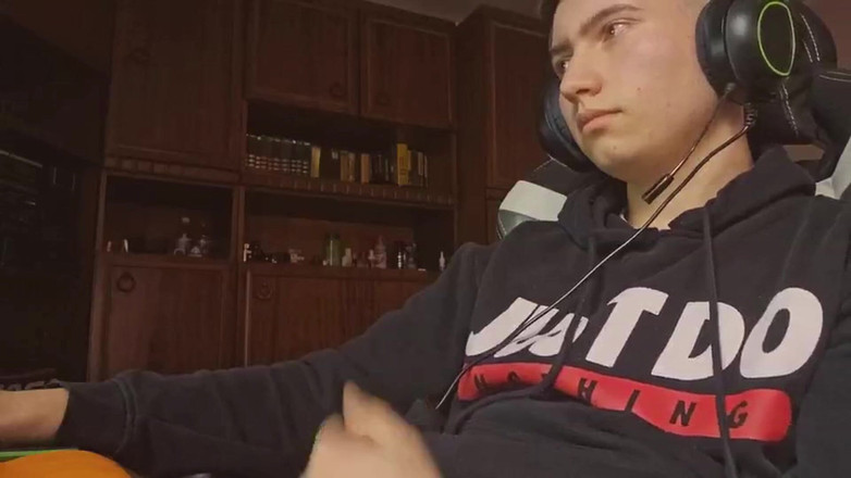 CockyBoy7: Il ragazzo giocatore ha una sborrata enorme - con la faccia