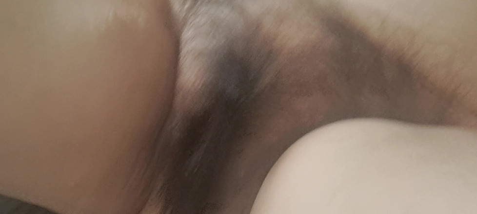 Mommy big hairy pussy: सौतेली मम्मी अपना हॉट शरीर दिखा रही है चुदाई करना चाहती है