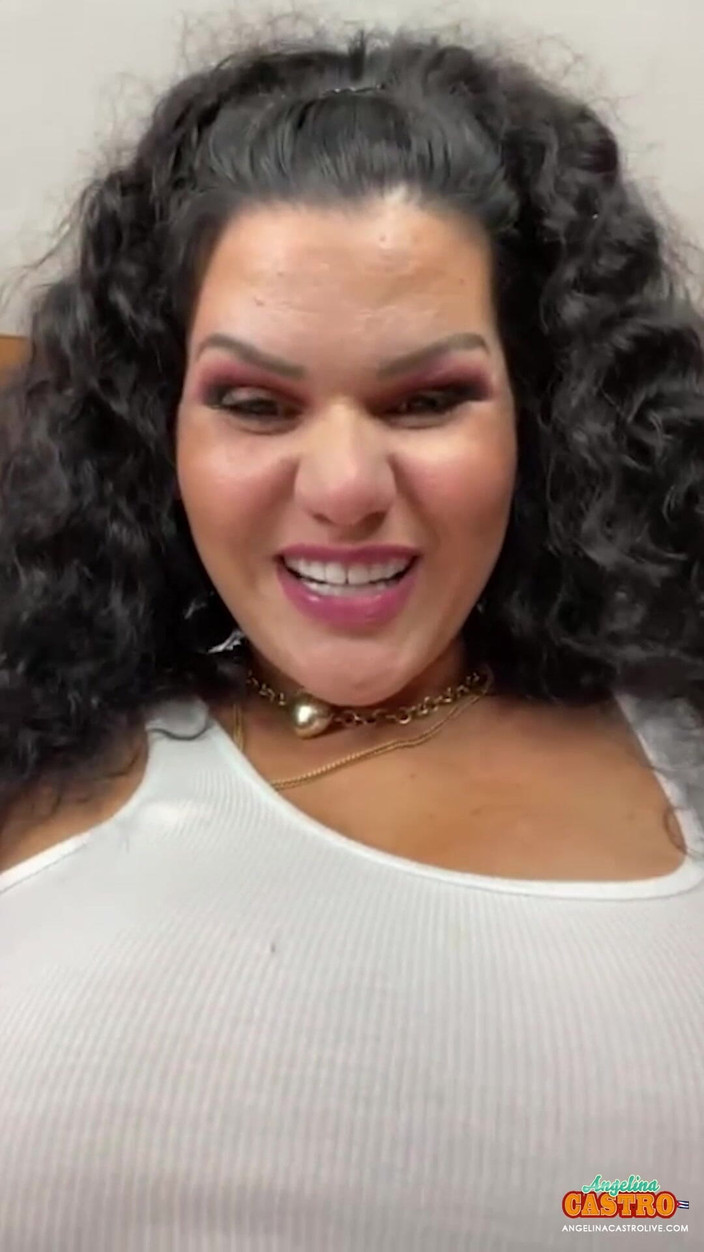 Angelina Castro: Angelina Castro वीर्य निकालना चाहती है!