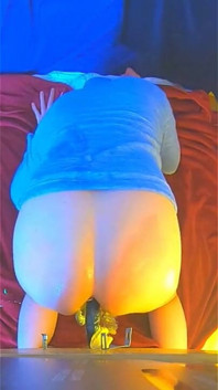 Megaorgazm Yapay penis osuruk deliğime çok derine daldığında