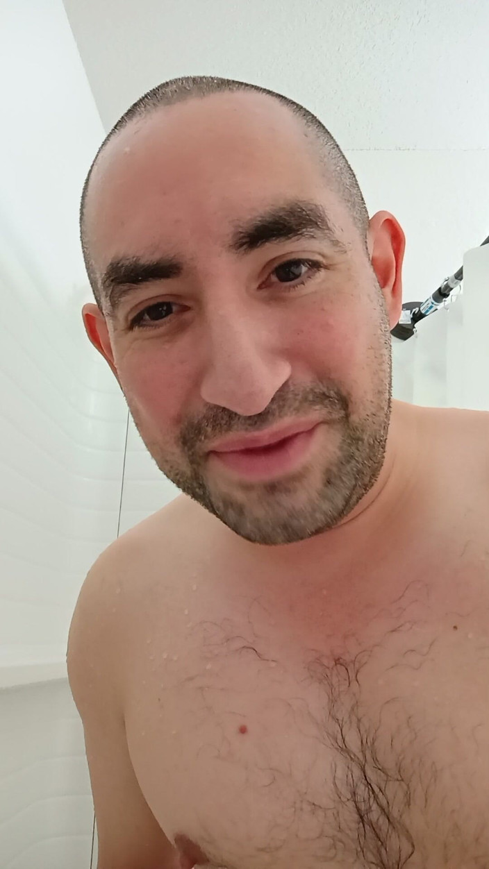 Brandon Lee: Douche, एनीमा, कुल्ला, आगे को बढ़ाव और आंत्र आंदोलन