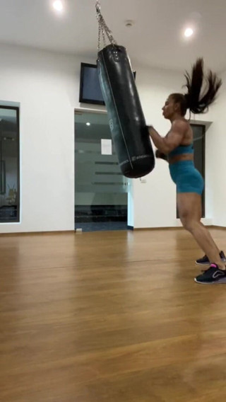 Alesyamuscledoll: Mai mult decât un sportiv