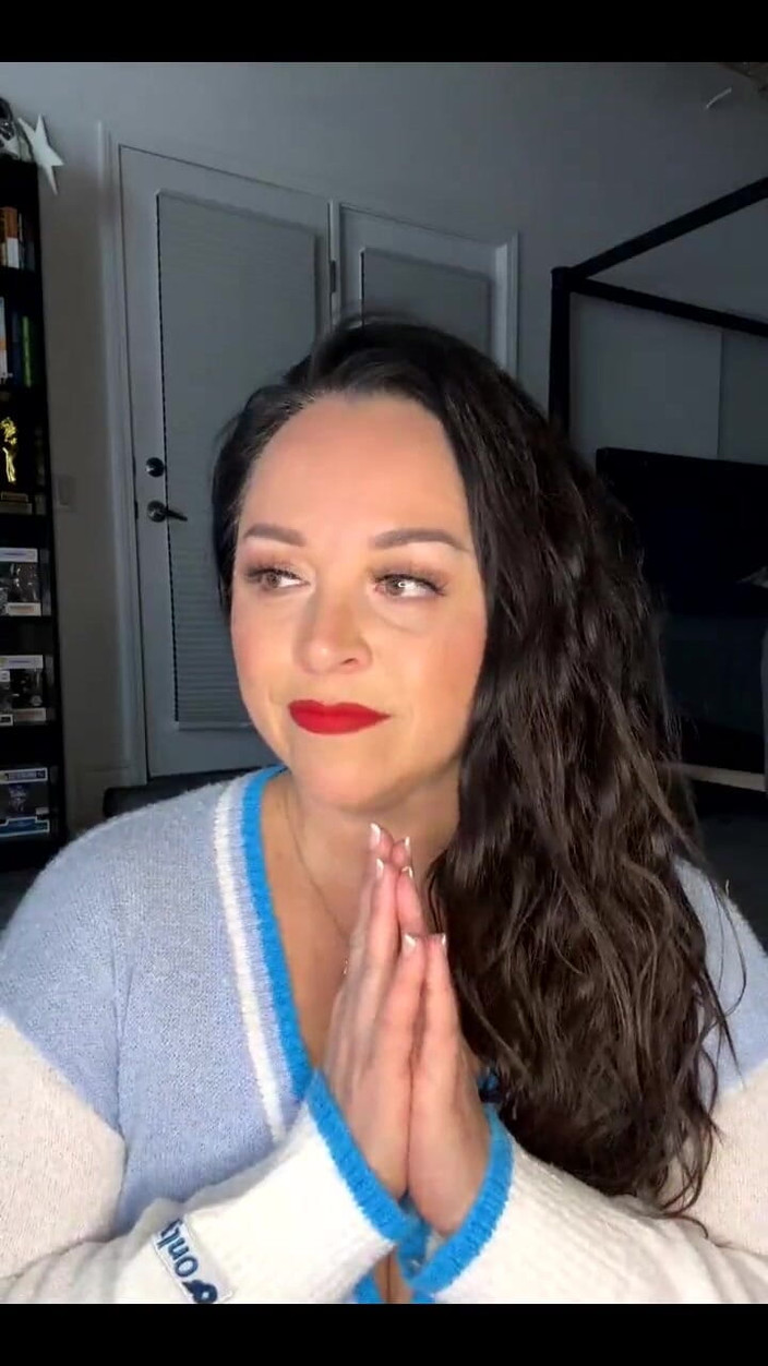 Amanda Thickk: Ahoj světe