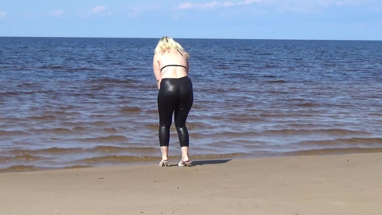 RedRoseRus: Cur mare în piele - Walk Beach
