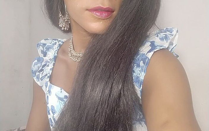 Keerthanakeerthi95: Indiana Sissy Sborrata Da Sola