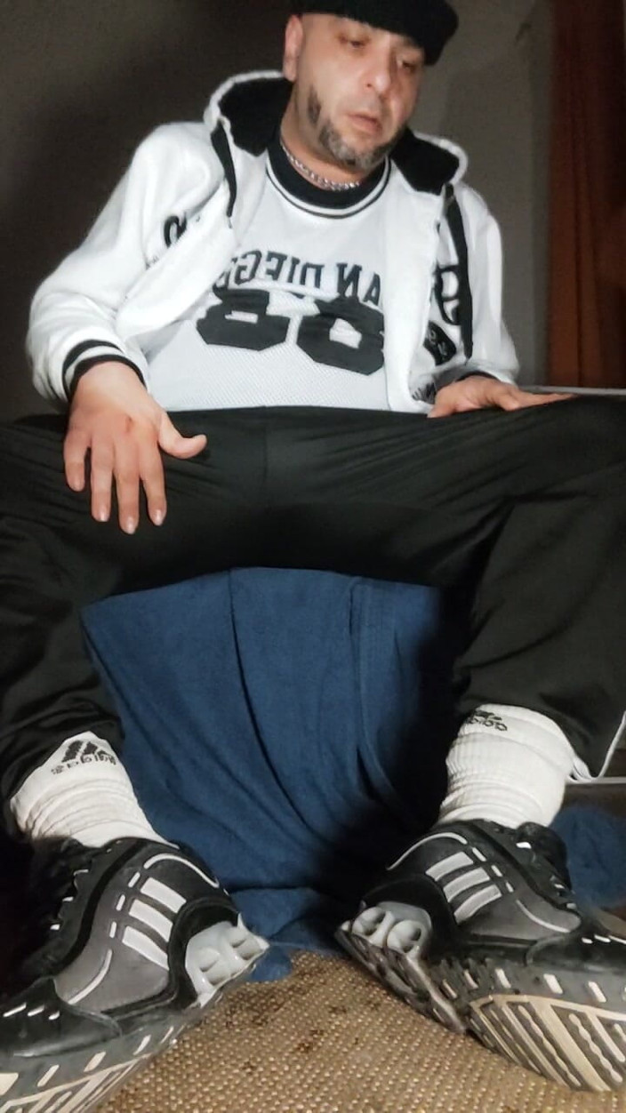 SmokedAlloy2: Dregsauský Dj-bro si počůrá kalhoty.