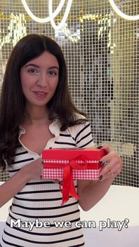 La hermanastra preparó un tarro sexy de buenas acciones para ella y su hermanastro para San Valentín