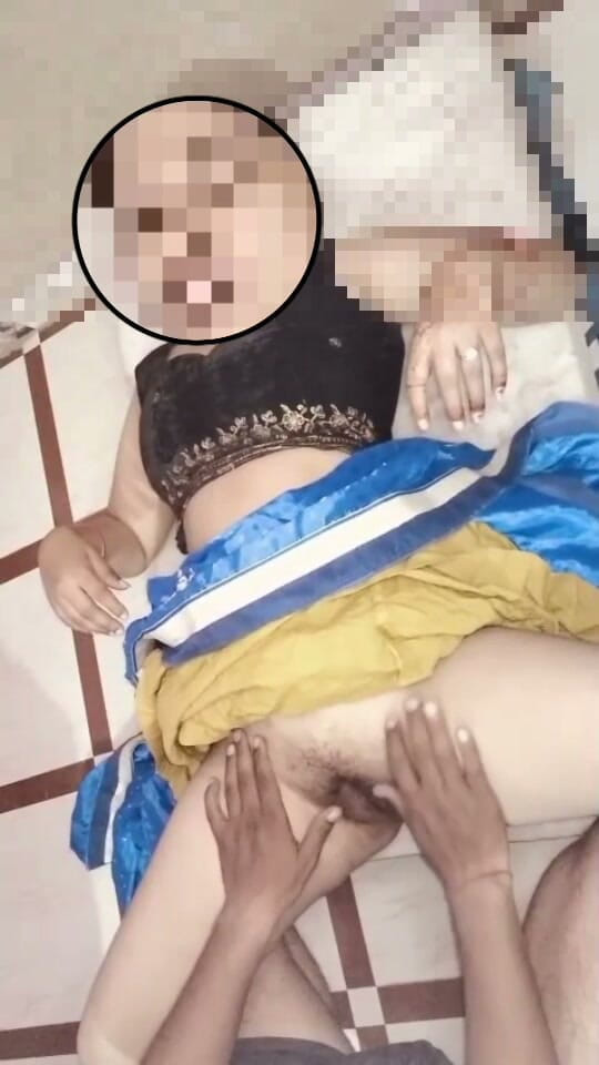 Poojakabir: Pooja Bhabhi in Hotel with Husband's Friend