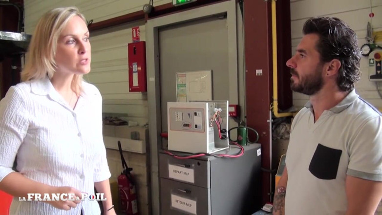 Girls Bang: Un jefe sexy y ninfómana está golpeando a una aspirante...