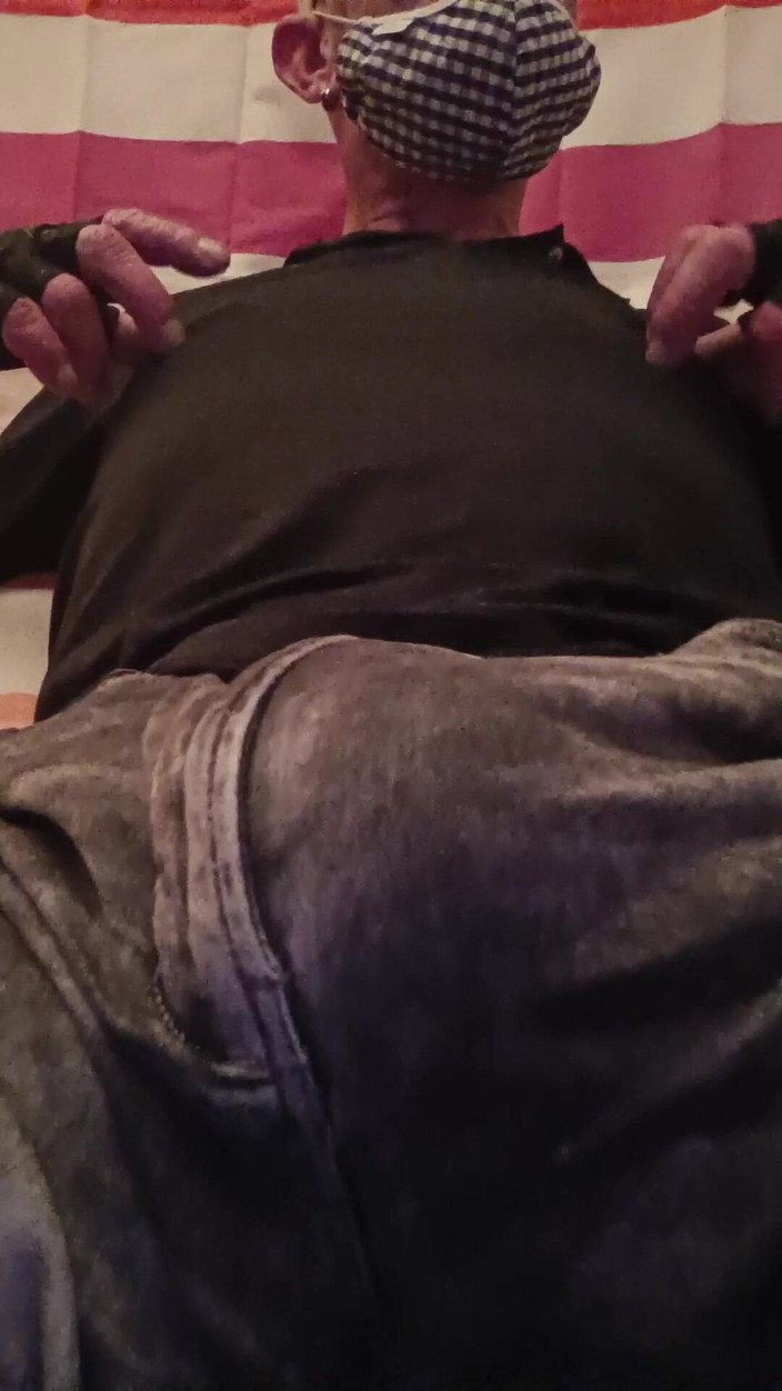 JeansdadXL: Stiefvater Telefoniert