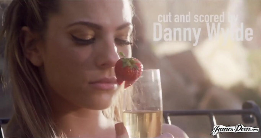 James Deen: Dahlia Sky se fait sodomiser dans la nature par James...