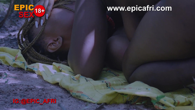 Epicafri: saanvli aphriki lesbiyan khelti hain aur khet men phuhaar chhorti...