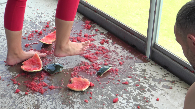 Femdom Austria: Watermelon feeding!
