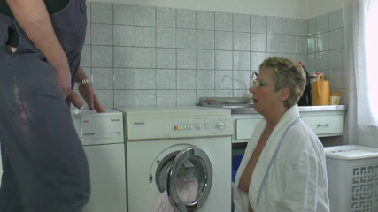 Mature Climax - 100% Mature Videos: Німецька зріла пара писяє по всій кухні