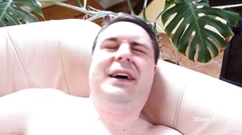 Andrea Dipre se baví s mladou blonďatou ošukanou zezadu