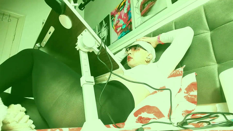 lvxbljs: Sekretářka říká, že jsem tak nadržená