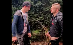 Sikanie na niewolnika na zewnątrz
