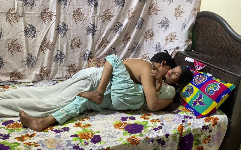 Real 18 Year Old Indian College Girl Sex with Teacher (Hindi-Sex)