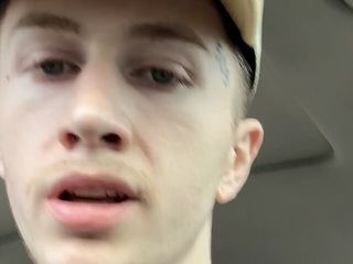 GhostCams: Mijn zachte onbesneden pik aaien in de auto