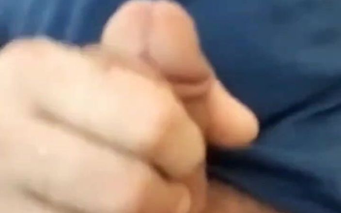 Beegjohn69: Sborro come una fontana con un enorme semi